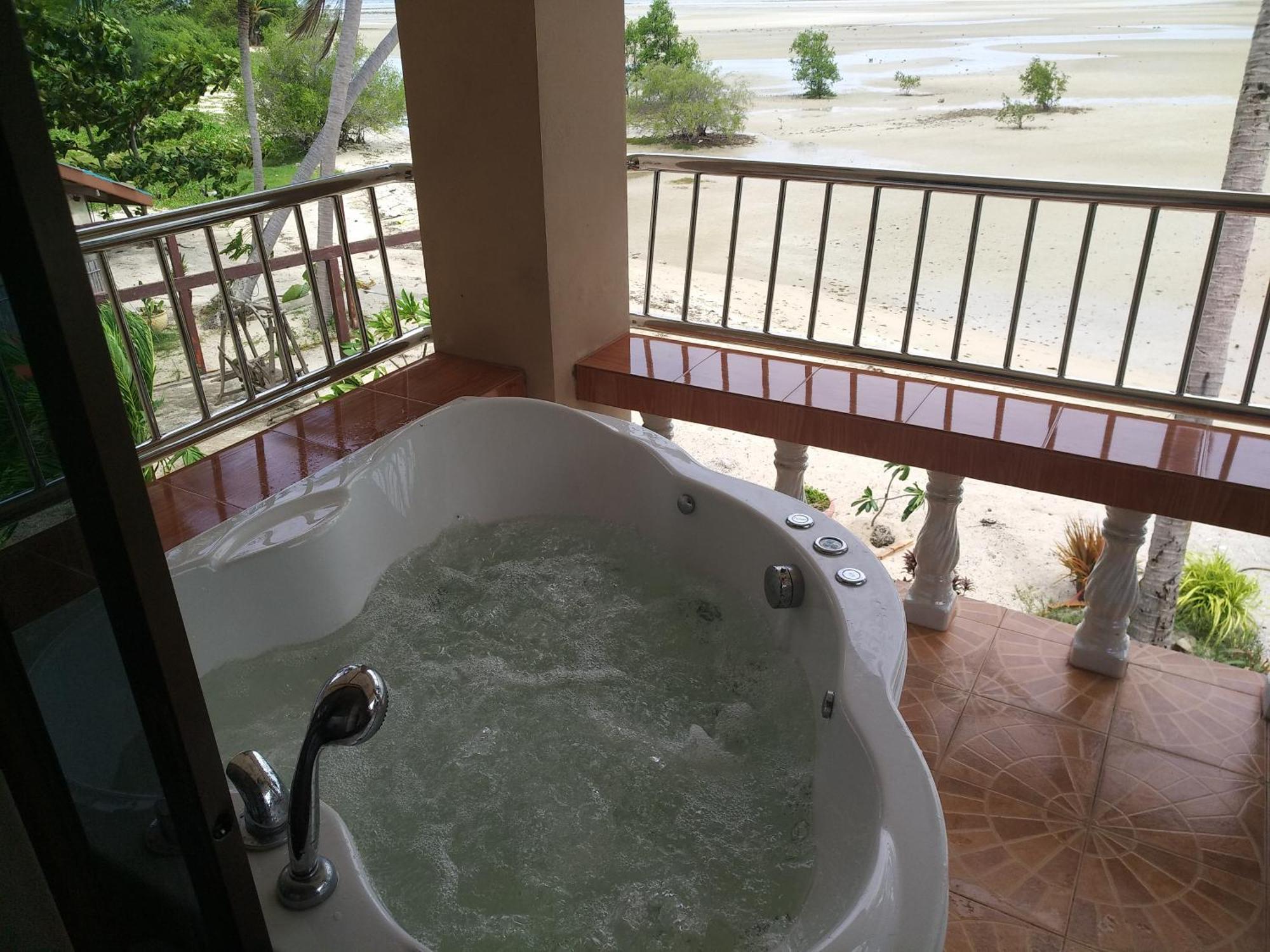 Right On The Beach 3 Bedrooms With Jacuzzi Laem Sor Extérieur photo